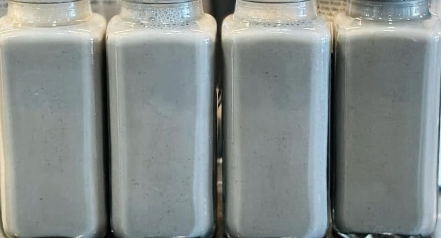 unsweetened nut milk is good for people with high blood pressure. Photo: Quang Minh.