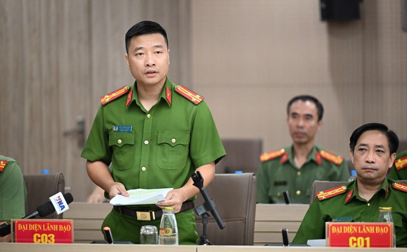 Representative of C03 informed about the case of Viet Duc Hospital, Bach Mai Facility 2 at the press conference. Photo: Do Trung