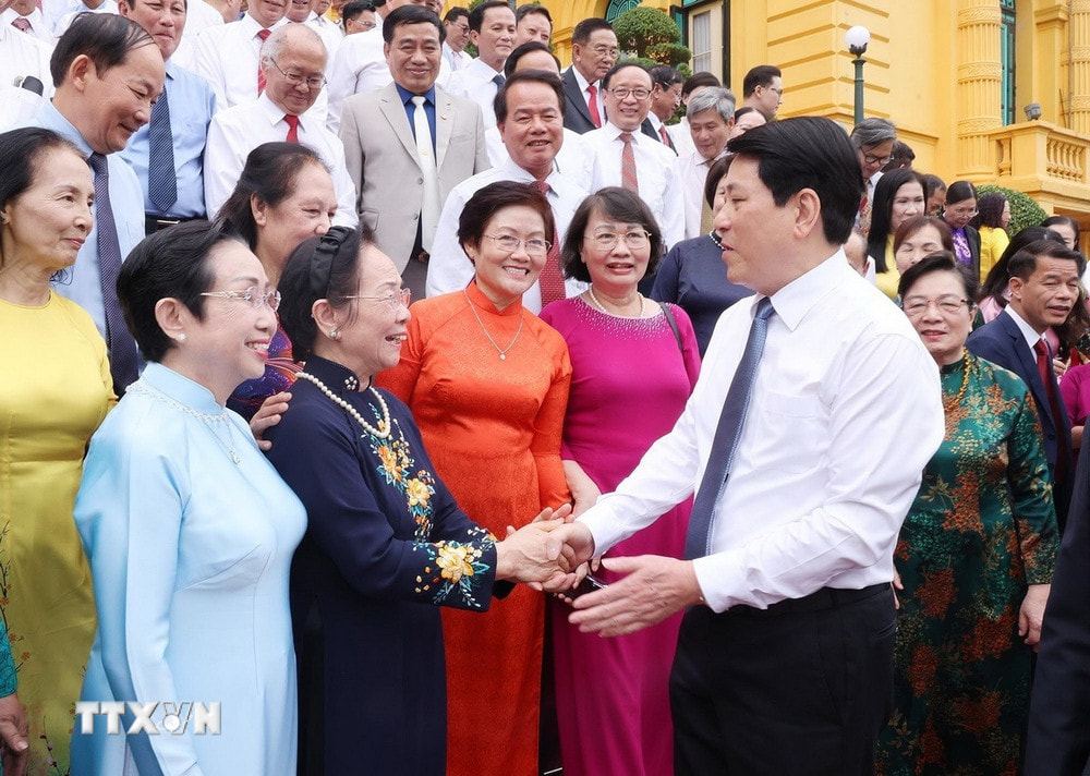 Chu tich nuoc Luong Cuong gap mat