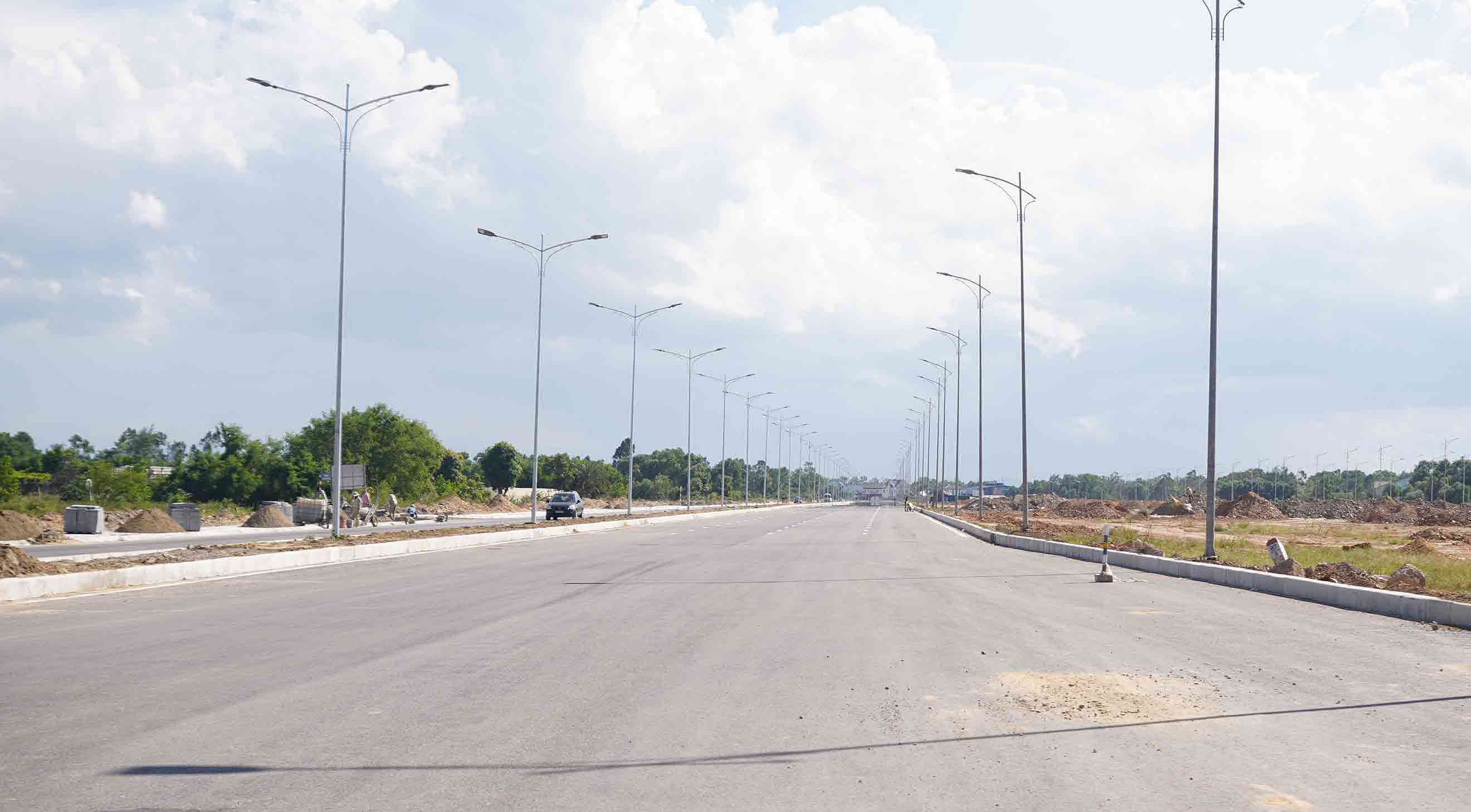 서북부 지방 날씨는 7월 8일 맑은 날씨에 소나기와 뇌우가 내리는 곳이 있으며 평균 기온은 24-35°C입니다. 사진: Duy Chuong