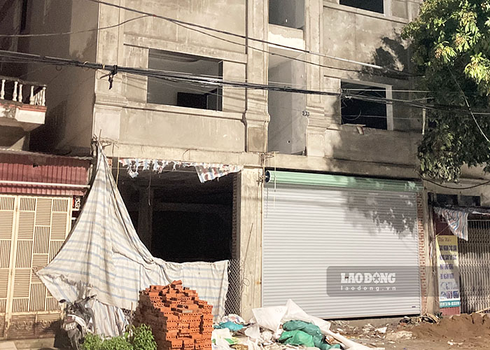 La scene de l'accident professionnel a fait mourir un travailleur dans le quartier de Dien bien Phu, province de Dien bien. Photo: Quang Dat