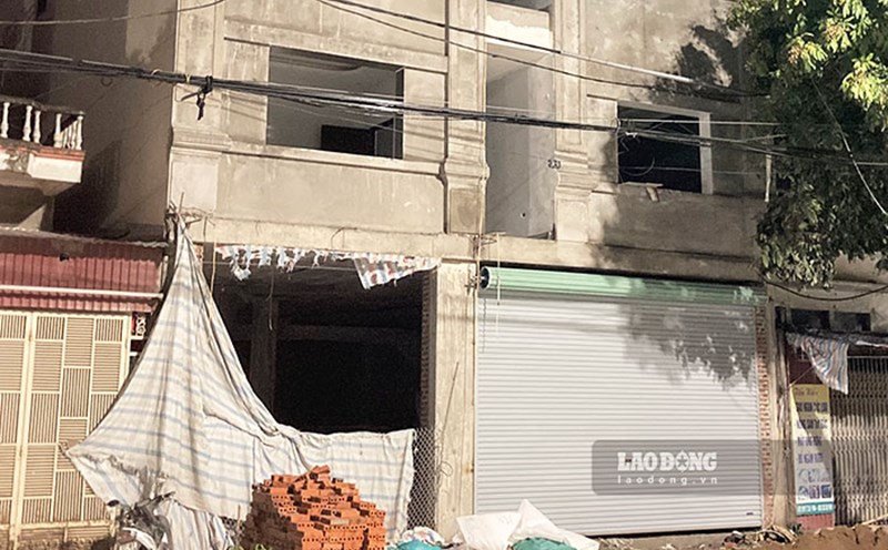 Scene of the work accident that killed a worker in Dien Bien Phu ward, Dien Bien province. Photo: Quang Dat