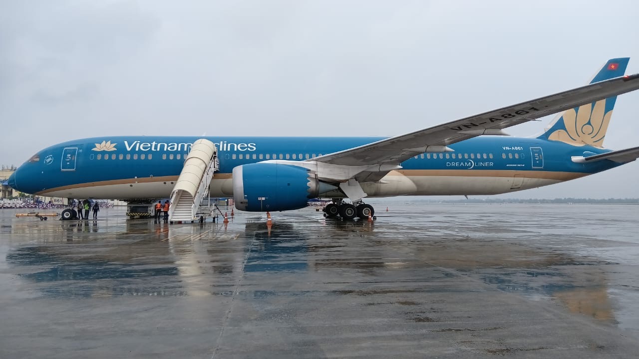 Avion de Vietnam Airlines aterriza en el aeropuerto de Kolkata. Foto: Vietnam Airlines