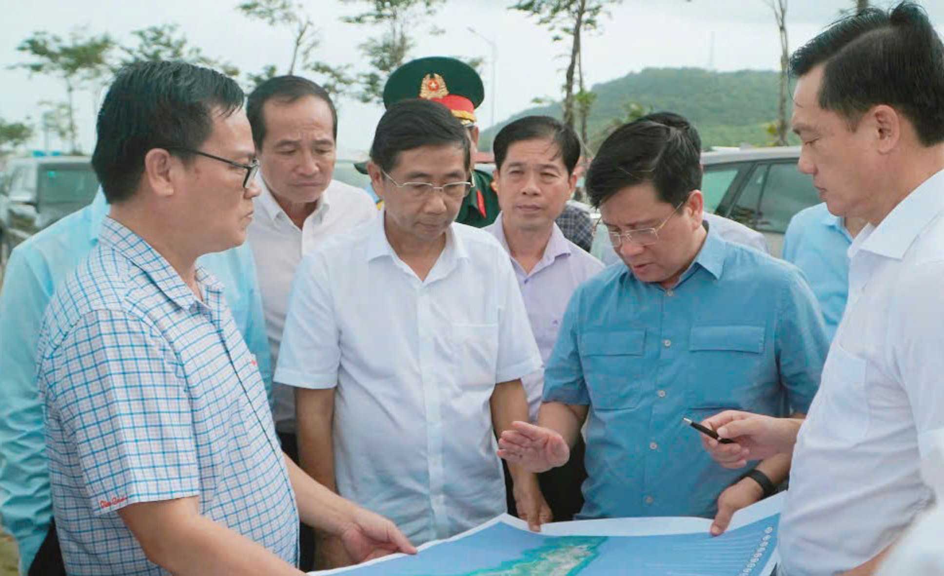 Le president d'An Giang inspecte l'avancement de la mise en œuvre des projets au service de l'APEC a Phu Quoc