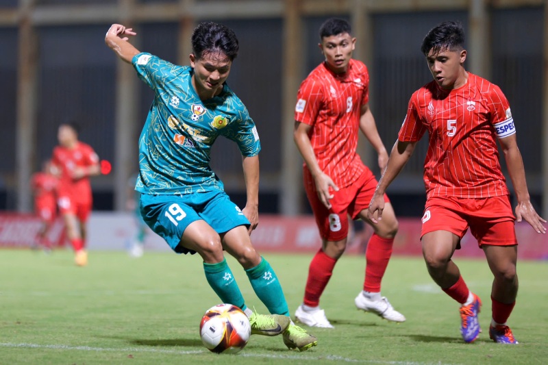 Doi CAND Viet Nam II vuot qua Singapore voi ti so 3-0. Anh: Huong Nguyen