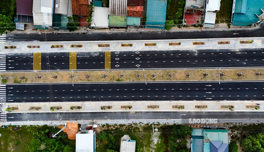The Phong Dien - Dien Loc rescue road project worth over VND770 billion in Hue is about to be completed. Photo: Nguyen Luan