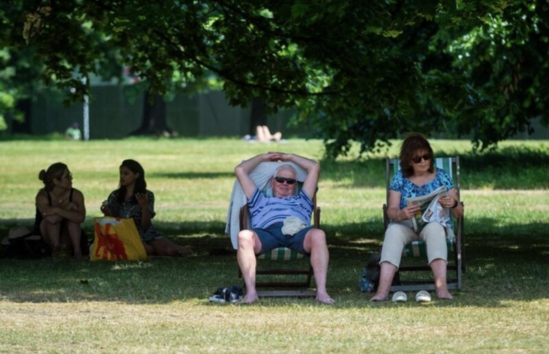 그는 6월 기록적인 폭염 이후 물 부족 위험에 직면했습니다. 사진: 신화통신