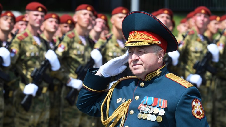 빅토르 스트리구노프 상장 전 러시아 국가 방위군 부사령관. 사진: 스푸트니크