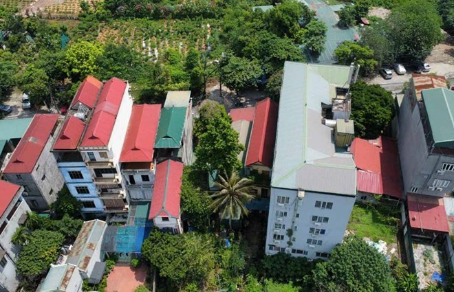 Many readers are interested in the procedures for buying and selling agricultural land when the red book expires. Photo: Anh Huy
