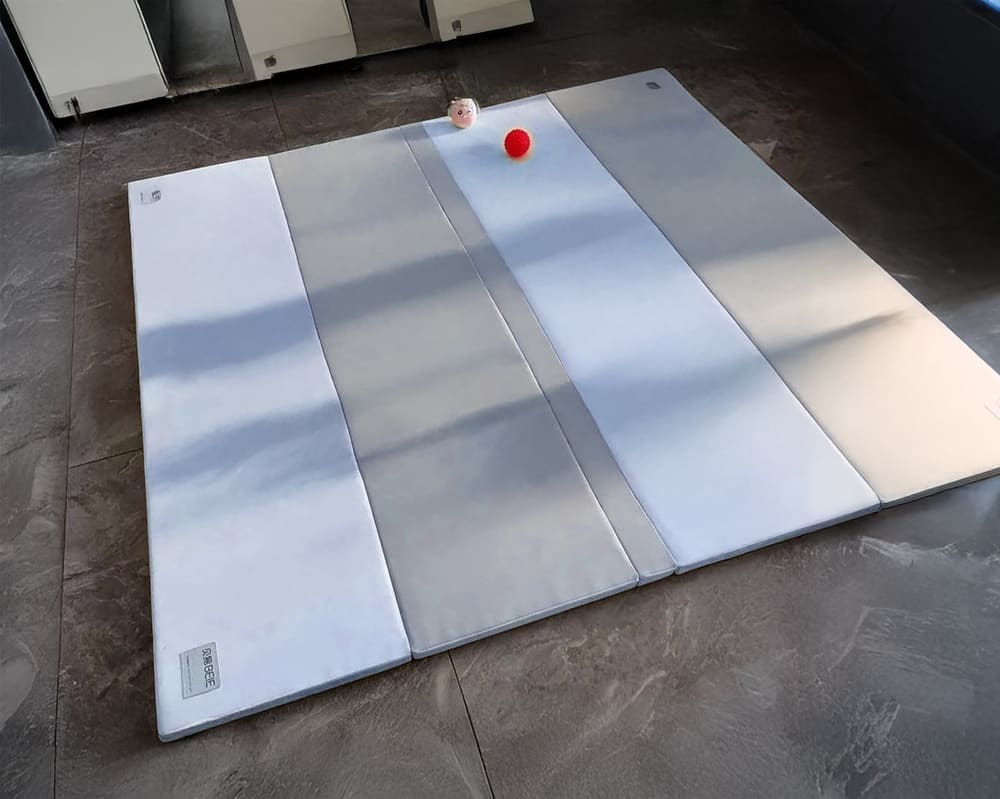 Choosing the right anti-slip mat will ensure children's safety when playing. Photo: Phuong Anh