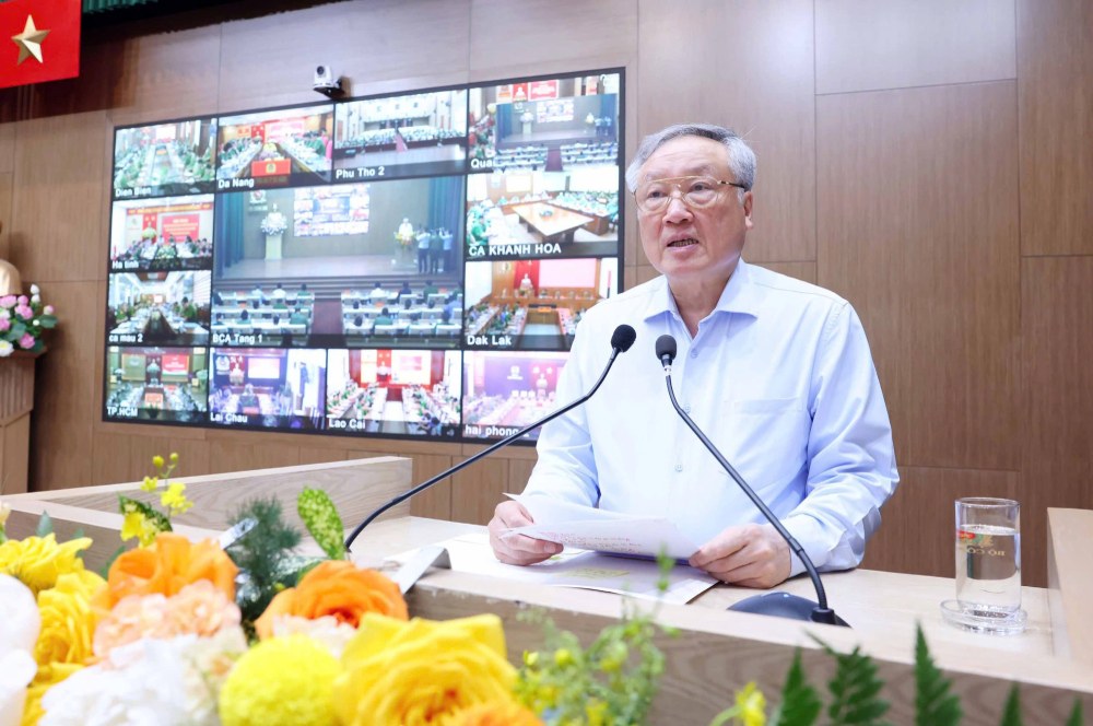 Politburo member, Permanent Deputy Prime Minister Nguyen Hoa Binh - Chairman of the Amnesty Advisory Council attended and directed the conference on pardon work. Photo: Nguyen Hoang