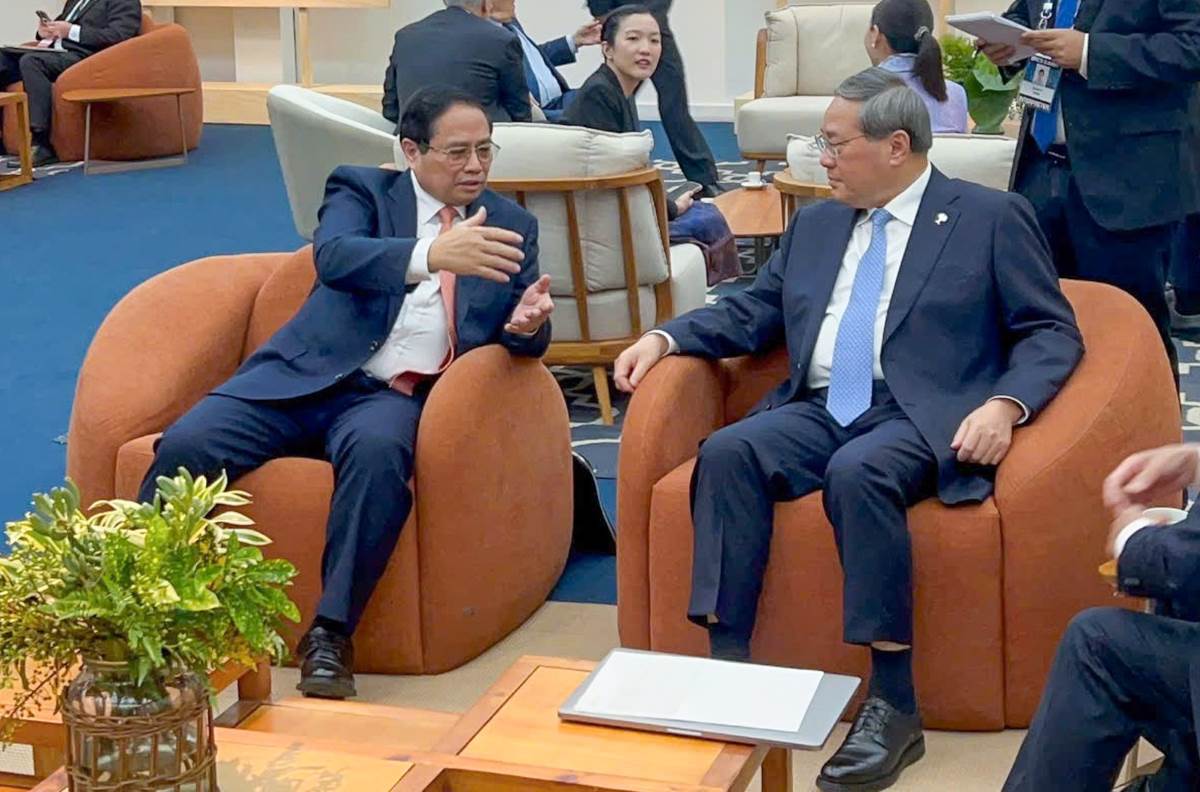 팜밍찡 총리는 리창빈 총리 겸 정치국 위원을 만나 중국에 철도 협력에 높은 우선순위를 부여할 것을 제안했습니다. 사진: VGP