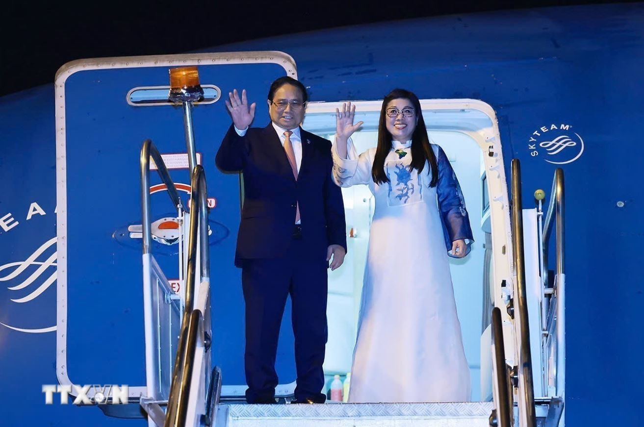 Politburo member and Prime Minister Pham Minh Chinh and his wife concluded their trip to attend the 2025 BRICS Summit and work in Brazil. Photo: VNA