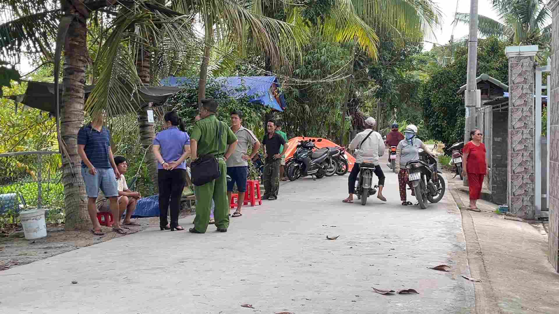 Luc luong chuc nang kham nghiem dieu tra lam ro vu chet nguoi. Anh: Dinh Trong