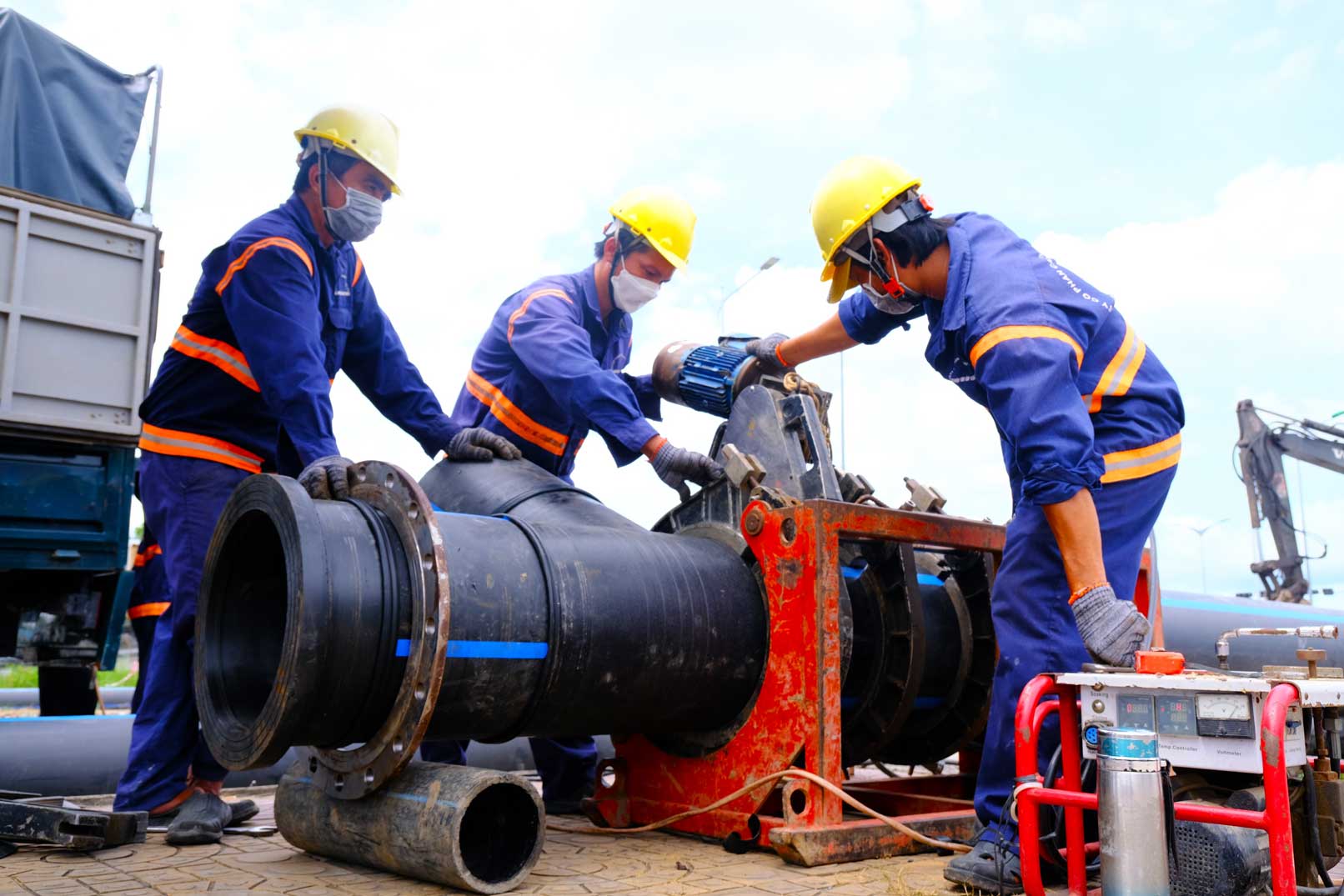 Le ministere de la Construction a declare qu'apres l'achevement les autorites locales a 2 niveaux feront rapport au gouvernement et soumettront a l'Assemblee nationale la loi sur l'approvisionnement et la drainage. Photo : Phuong Ly