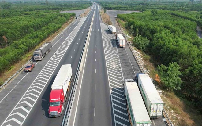 Da Nang - Quang Ngai Expressway. Photo: Vinh Do