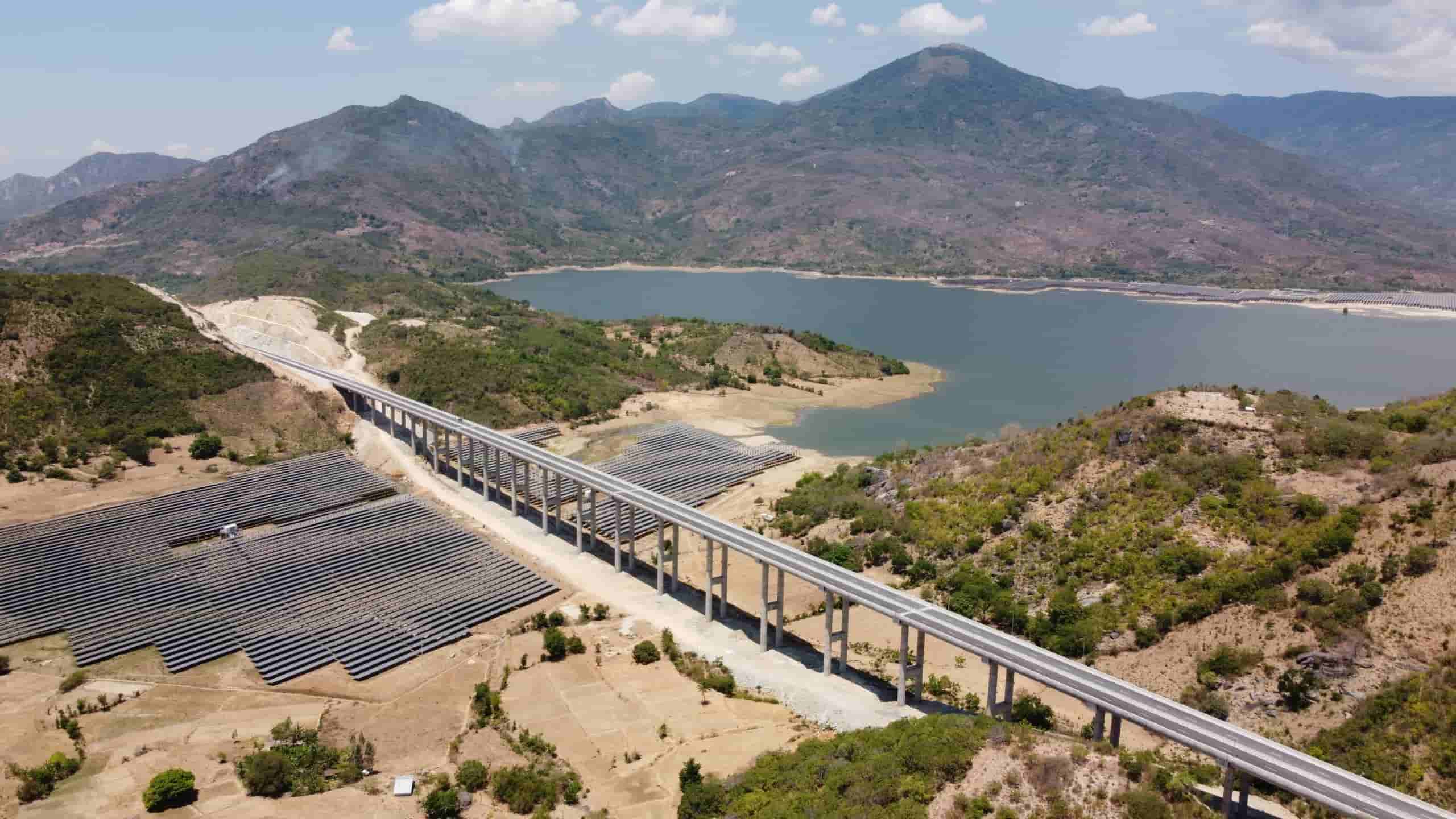 Cam Lam - Vinh Hao Expressway. Photo: Huu Long