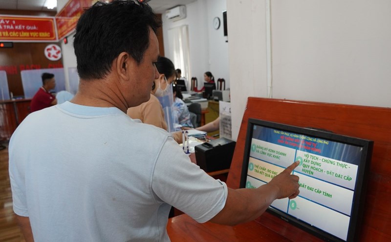 Thanks to digital transformation, people complete administrative procedures quickly and conveniently
