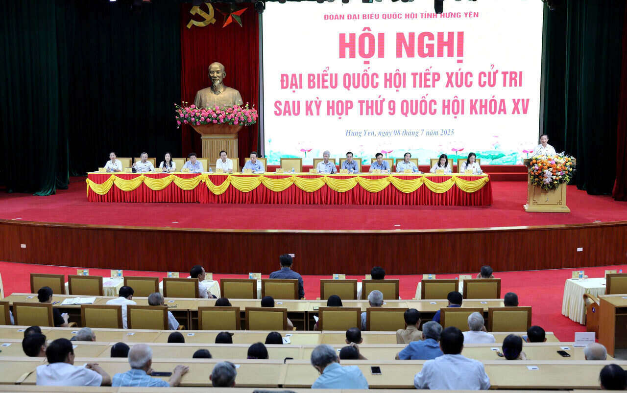 흥옌은 100개 지점 규모로 직접 및 온라인 유권자 접촉 회의를 조직합니다. 사진: 하이민