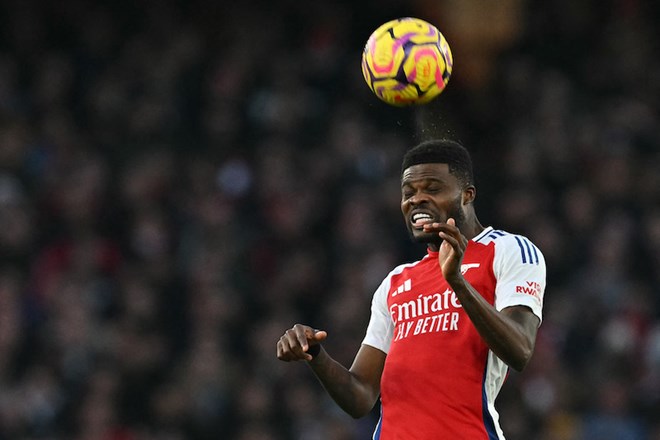 아스날 유니폼을 입은 토마스 파티. 사진: AFP