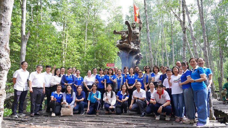 El papel del cuidado, la representacion y la proteccion de los derechos e intereses legitimos y legitimos de los miembros y trabajadores sindicales en las unidades de la Union de la Corporacion de Power de la Ciudad de Ho Chi Minh ha sido promovido despues de la fusion. Foto: Song Giang