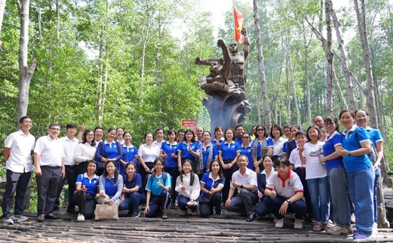The role of caring for, representing and protecting the legitimate and legal rights and interests of union members and workers in the units of the Ho Chi Minh City Power Corporation Trade Union will be further promoted after the merger. Photo: Song Giang