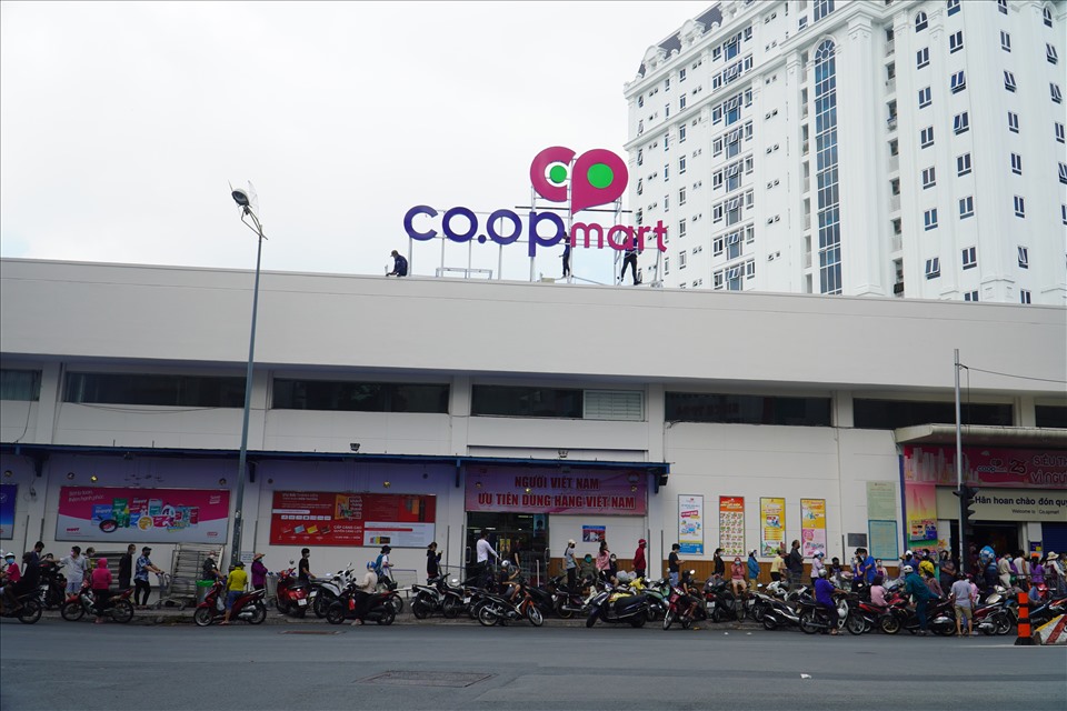 Saigon Co.op speaks out about the 3-year ban on food supply bidding. Photo: Ngoc Le