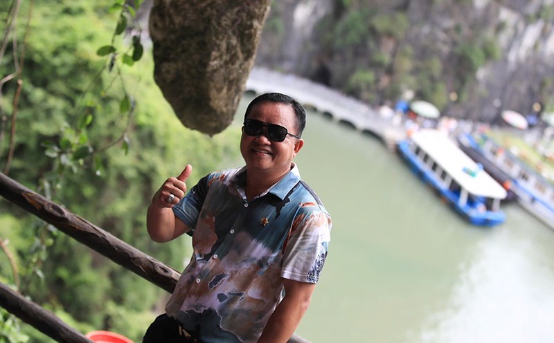 Members attending the 2025 ASEAN Police and Police Football Tournament visit Ha Long Bay. Photo: Viet Anh