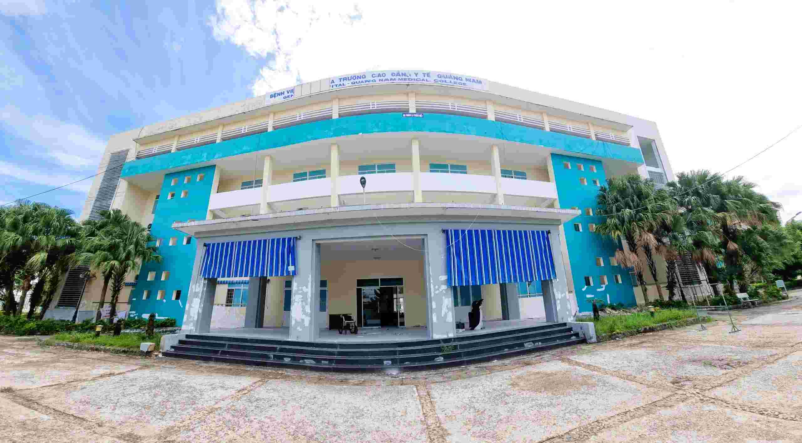 Quang Nam Health Collegeは、彼女の医師と医師の負債が再び病院を持ち込むことを計画していることを確認しました。写真：Hoang Bin