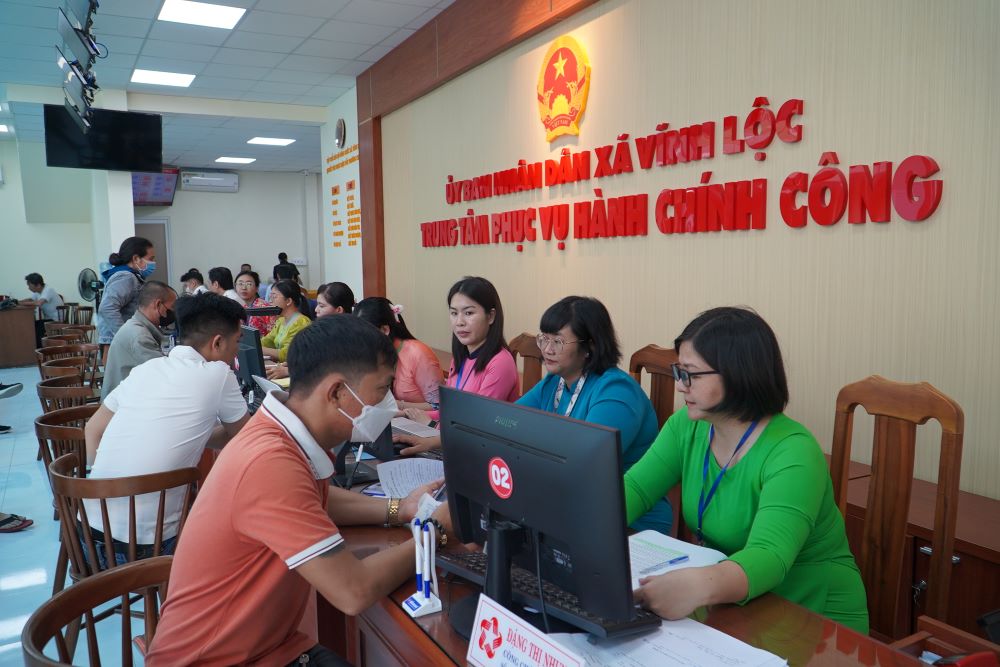 Modele de gouvernement a deux niveaux Ho Chi Minh-Ville : Des milliers de dossiers traites rapidement apres 1 semaine