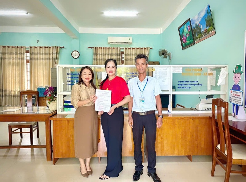 17 can bo TP.Hoi An duoc tang cuong ra xa dao Tan Hiep (Cu Lao Cham) cong tac. Anh: Nguyen Hoang