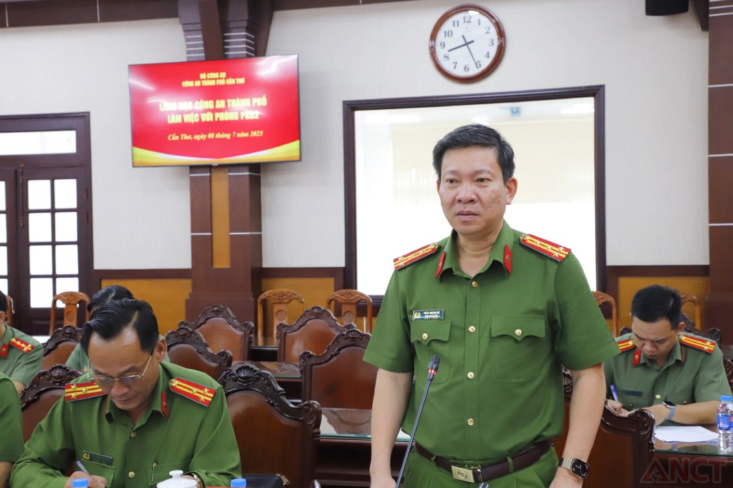 Dai ta Tran Hoang Do - Pho Giam doc Cong an thanh pho cung da lam viec voi Phong Canh sat co dong. Anh: Cong an Can Tho