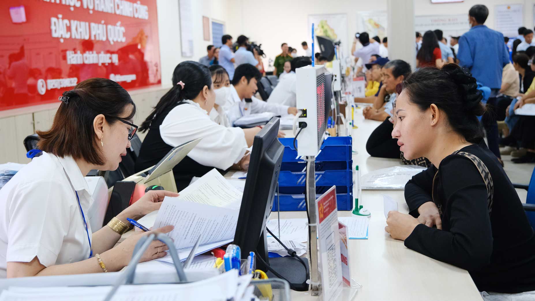 Le president d'An Giang a propose que la zone speciale de Phu Quoc renforce ses ressources humaines et serve de mieux en mieux la population