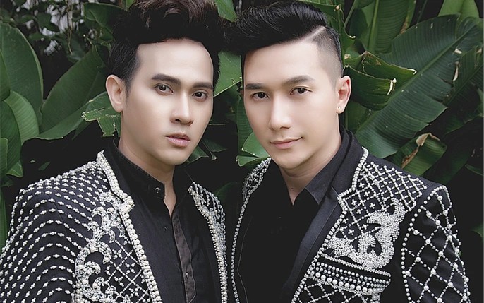 Nguyen Vu(写真左)は、スーパーモデルナム・フォンと共演した同僚です。写真:Phuc Nguyen.