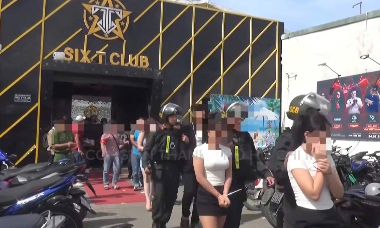 Công an TPHCM đột kích 3 quán bar trên địa bàn. Ảnh: Công an TPHCM