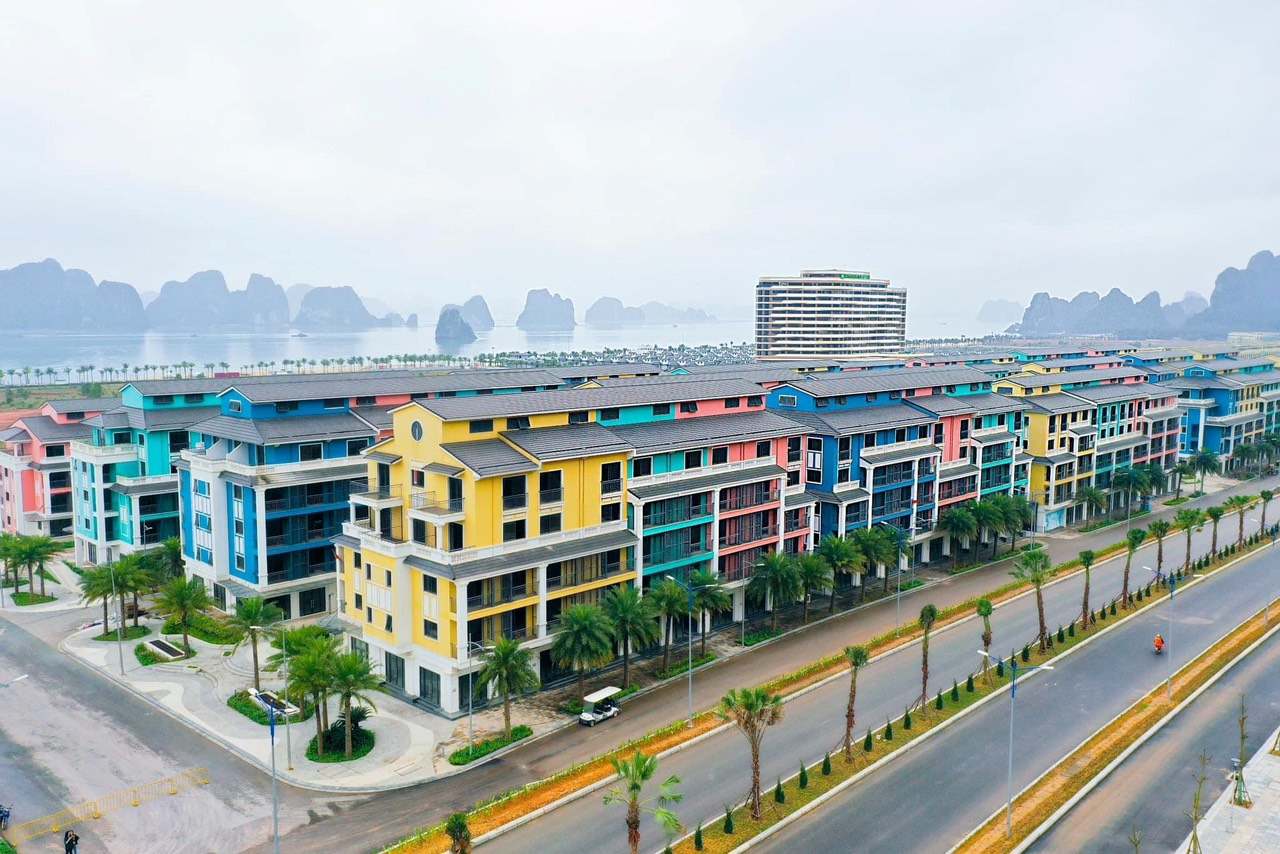 Mot doan cua du an chay qua khu To hop du lich nghi duong Sonasea Van Don Harbor City. Anh: Thanh Tung