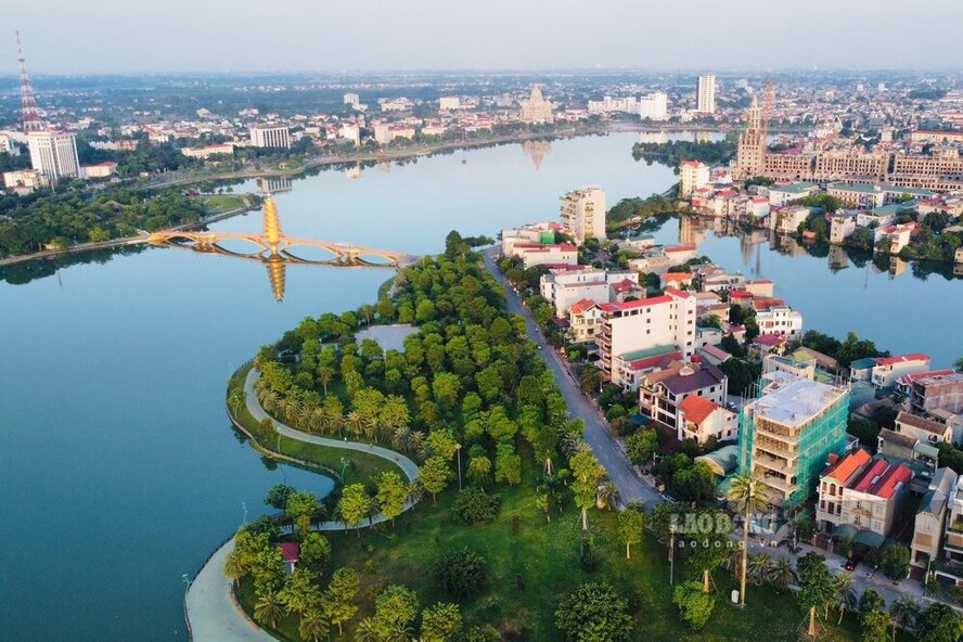 Thành phố Việt trì cũ là trung tâm hành chính - chính trị của tỉnh Phú Thọ mới. Ảnh: Tô Công.