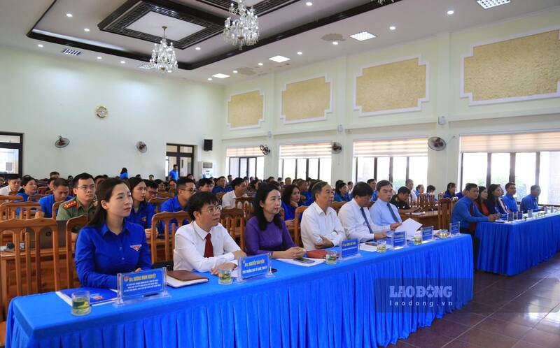 Toan canh hoi nghi. Anh: Lam Thanh