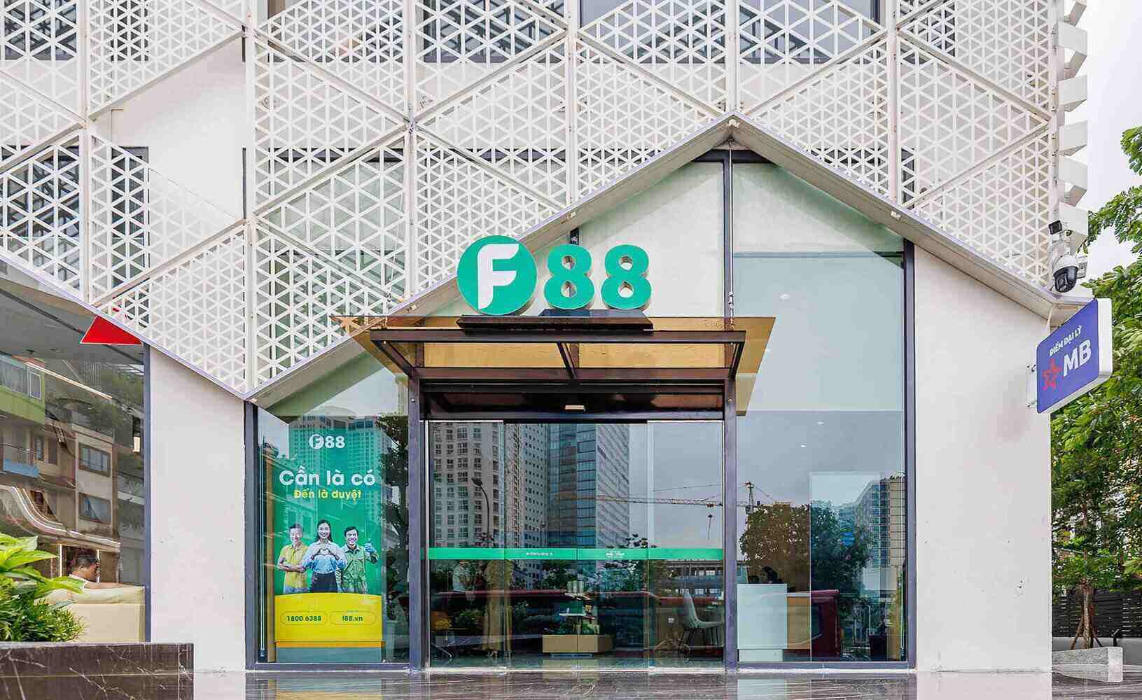 F88 ra mat cua hang tai chinh theo chuan ngan hang. Anh: F88