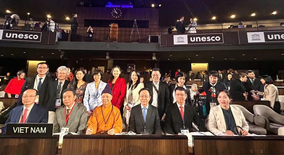 꽝찌성 프랑스 유네스코 세계유산위원회 제47차 회의 참석. 사진: 쑤언쯔엉