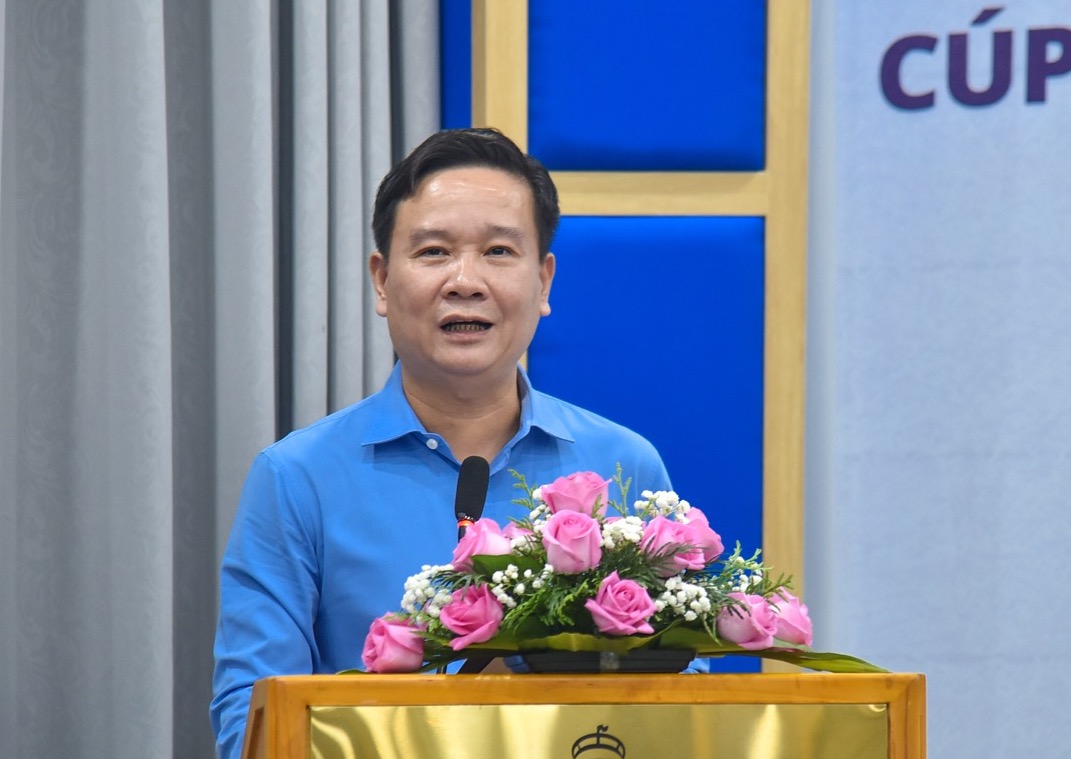 Tong Bien tap Tap chi dien tu Giao duc Viet Nam Nguyen Tien Binh, Truong Ban to chuc giai phat bieu. Anh: Ban to chuc