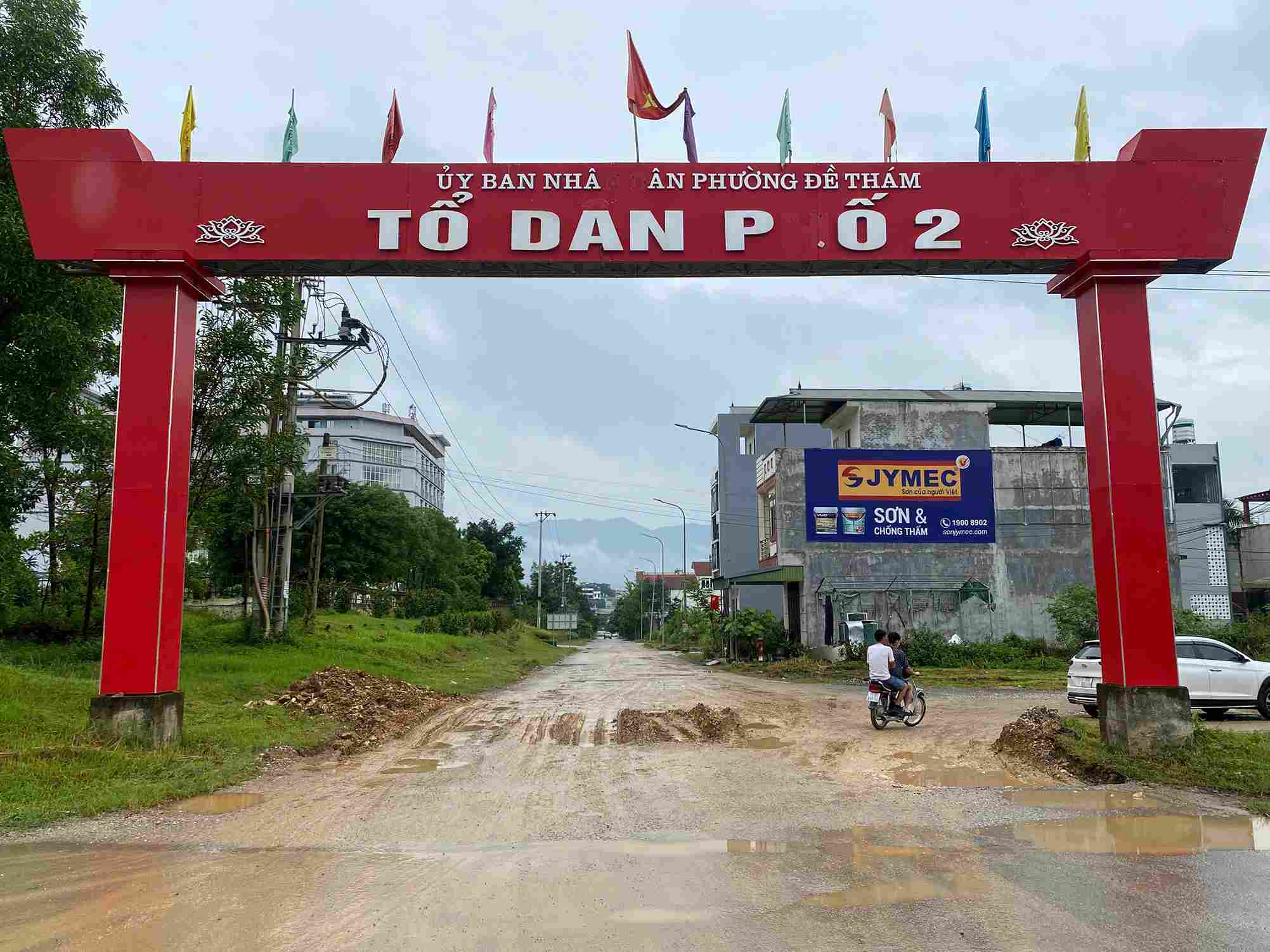 까오방은 현재 간부를 재배치하고 마을 이름 간부 동네 반 읍/면/동 비상근 간부를 재배치하고 있습니다. 사진: Tan van