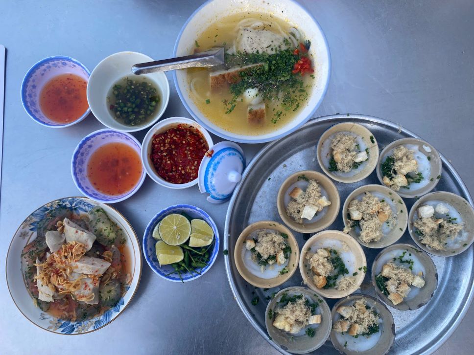 Thưởng thức ẩm thực dân dã dưới chân núi Nhạn ở Đắk Lắk