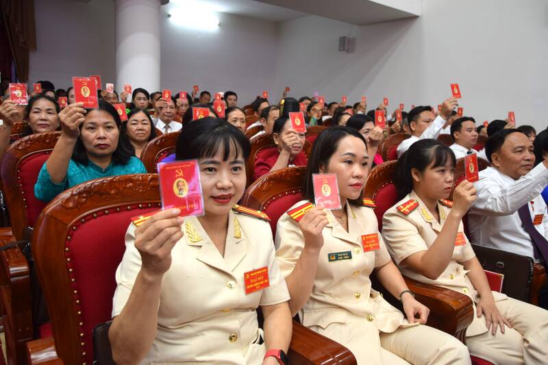Cac dai bieu bieu quyet Nghi quyet Dai hoi. Anh: Truong Son