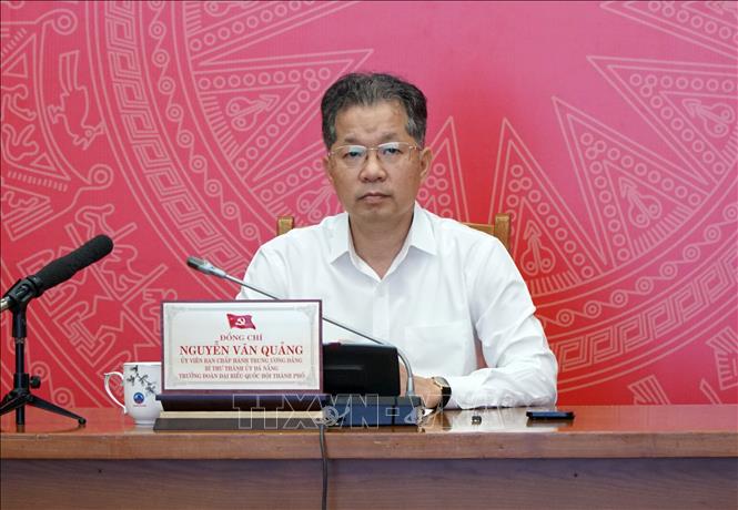 Uy vien Trung uong Dang, Bi thu Thanh uy, Truong Doan dai bieu Quoc hoi TP Da Nang Nguyen Van Quang chu tri Hoi nghi. Anh: TTXVN