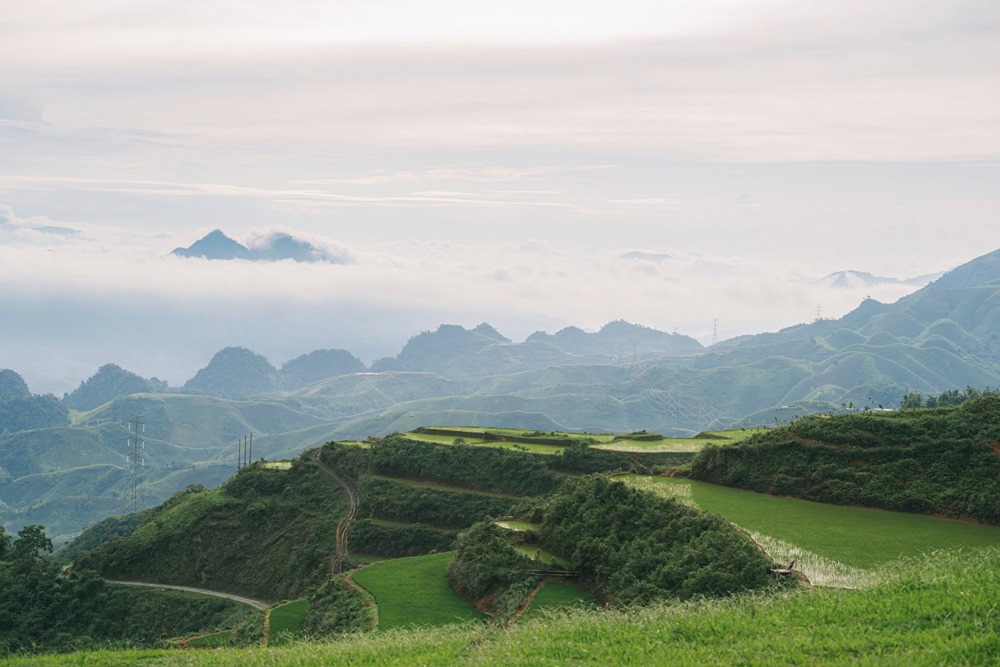 Quang Kiên cho biết tại bản Suối Bon có nhiều người dân tộc sinh sống như Dao, Mông, Thái với những tập tục, nét văn hóa độc đáo. Nếu nghỉ qua đêm tại các homestay trong bản, du khách sẽ được trải nghiệm cuộc sống như người bản địa: thổi khèn, ca múa bên bếp lửa... Ảnh: NVCC