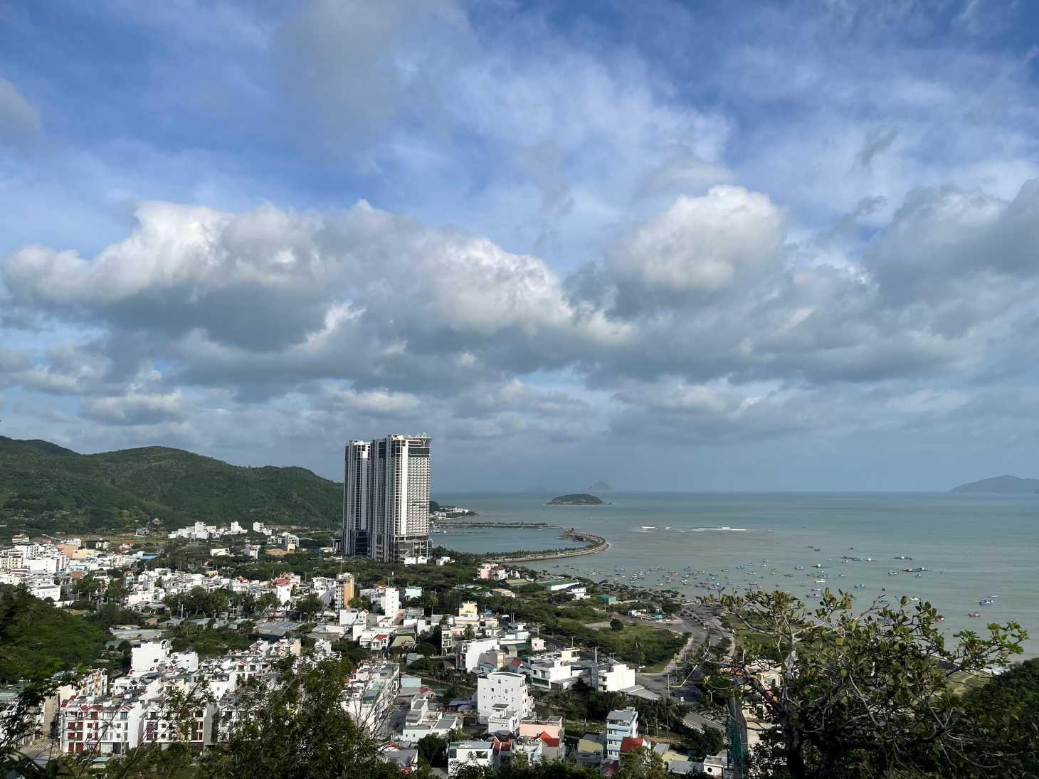 The planning of the Duong De and Khanh Hoa areas allows the construction of a maximum of 16-storey house. Photo: Phuong Linh