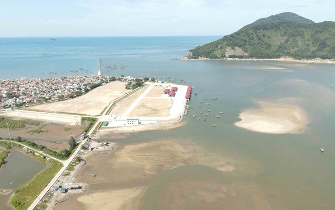 Cang ca Cua Nhuong da hoan thanh nhung luong lach bi boi lang nghiem trong khien tau, thuyen kho vao cang. Anh: Tran Tuan.
