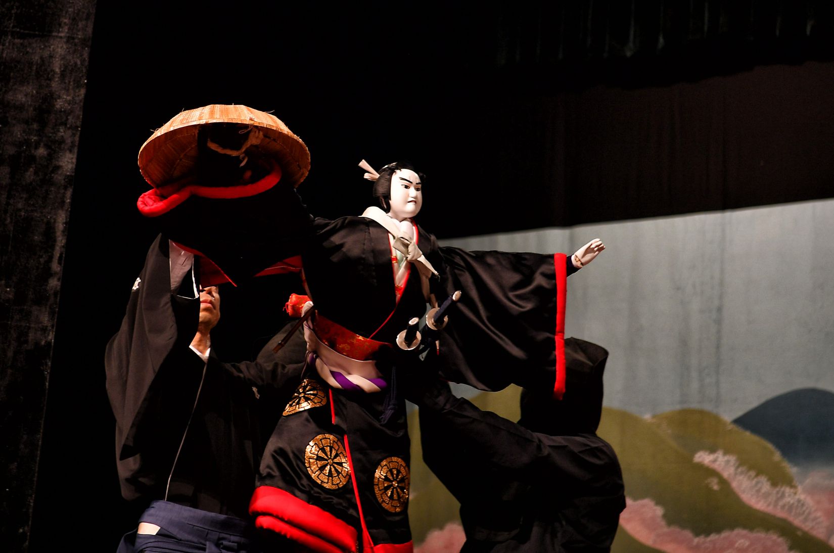 The charming art of the autumn Festival and the enchanting beauty of the autumn Festival have conquered the capital's audience. Photo: Viet Van