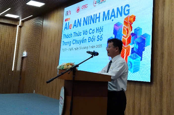 The seminar on "AI and Cyber Security - Challenges and Opportunities in Digital Transformation" took place at QTSC on the afternoon of July 9. Photo: Nguyen Dang